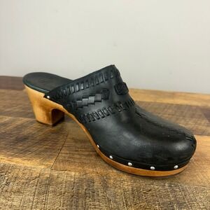 UGG Australia Women's Black Vivica Clogs SN 1952 Size 10 Sherpa Lined Studded